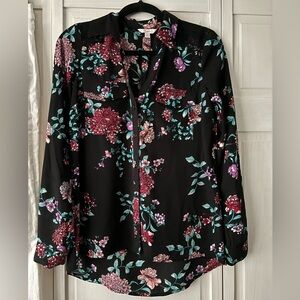Women’s black floral dress shirt